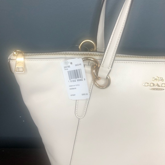 Coach purse Authentic new with tags on - Picture 2 of 3